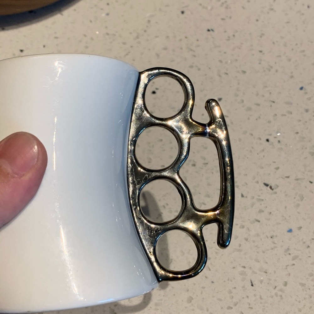 ☕️Knockout Fred Brass Knuckles Coffee Mug☕️ - Picture 5 of 5